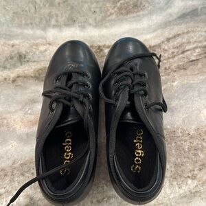 Size 2.5 youth tap shoes euc